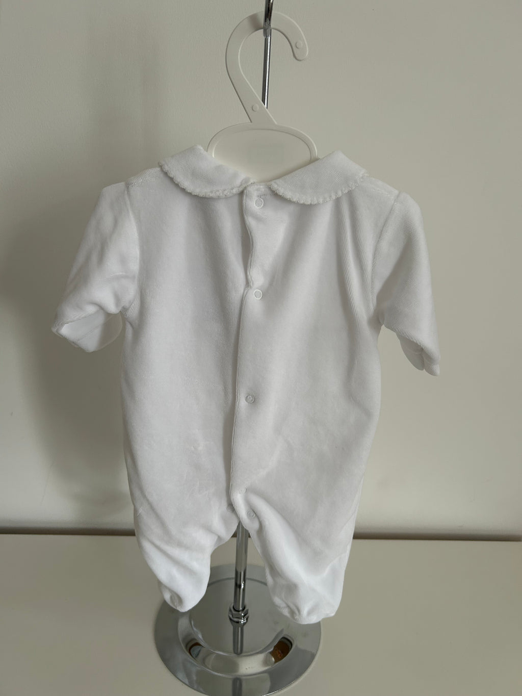 Bear sleepsuit white