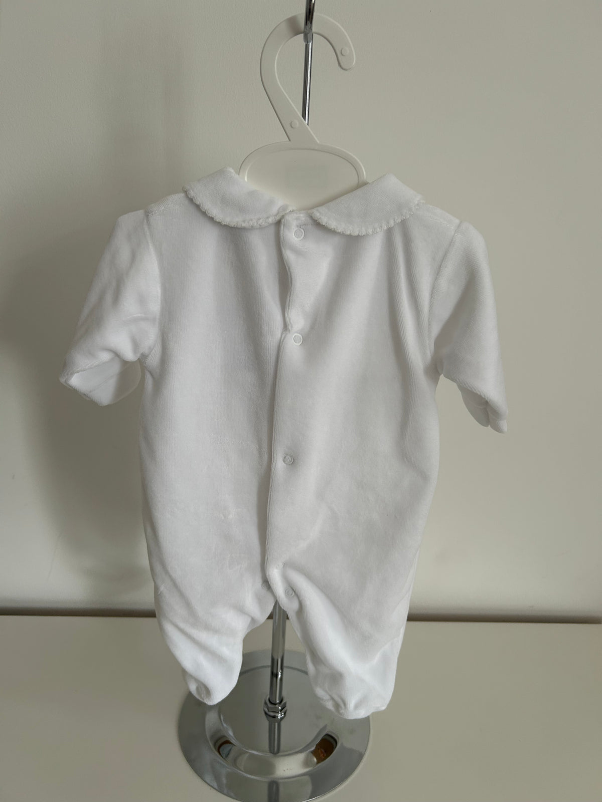 Bear sleepsuit white